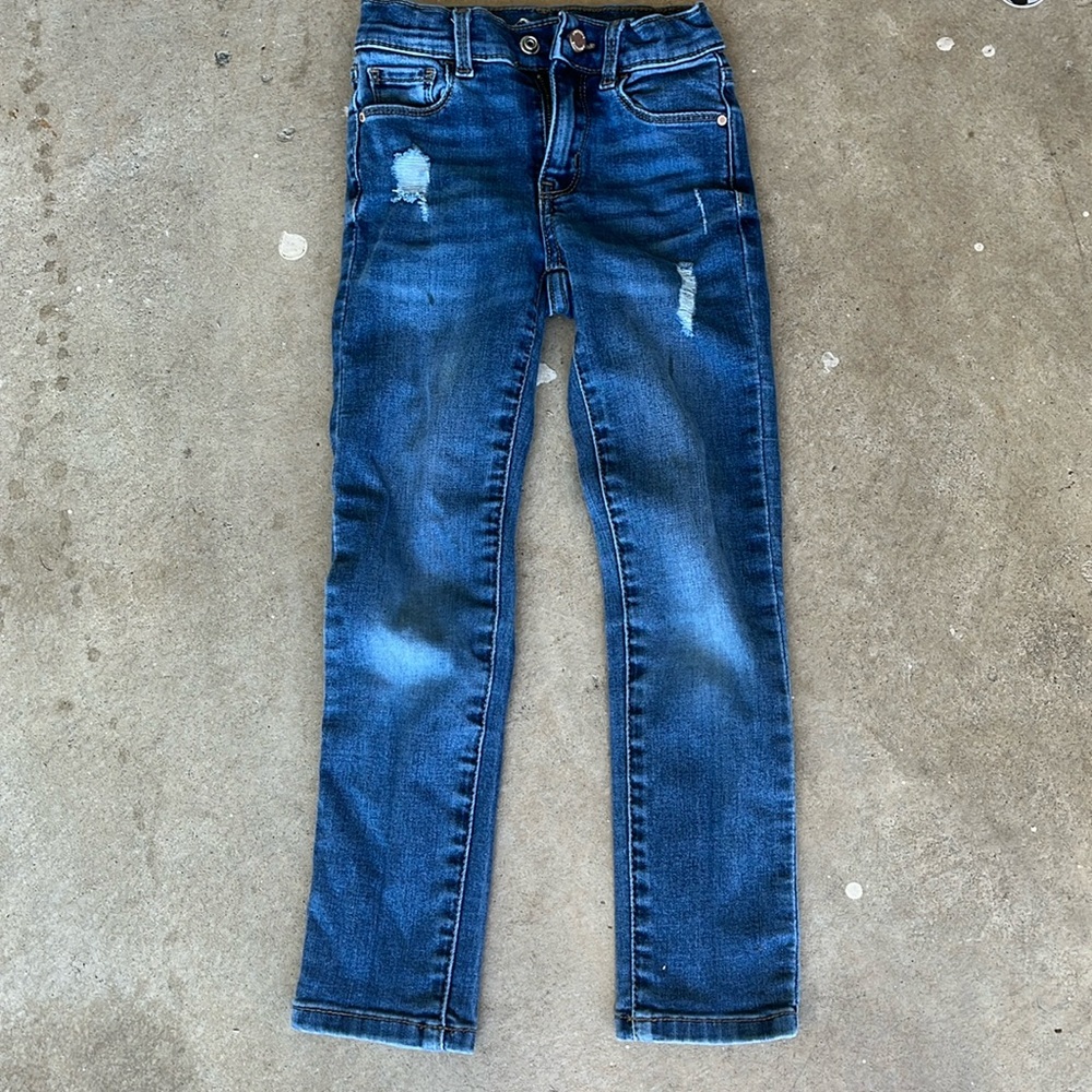 Girls jeans. Like new. Size 6 slim